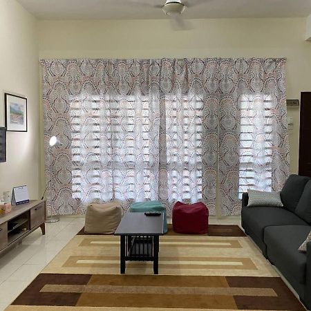 Spacious Cozy Lakeville Homestay 4 Bedrooms All With Aircond Seri Iskandar Buitenkant foto
