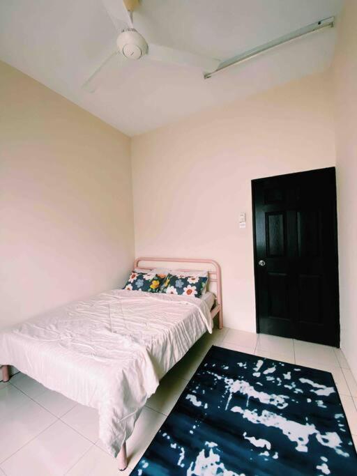 Spacious Cozy Lakeville Homestay 4 Bedrooms All With Aircond Seri Iskandar Buitenkant foto