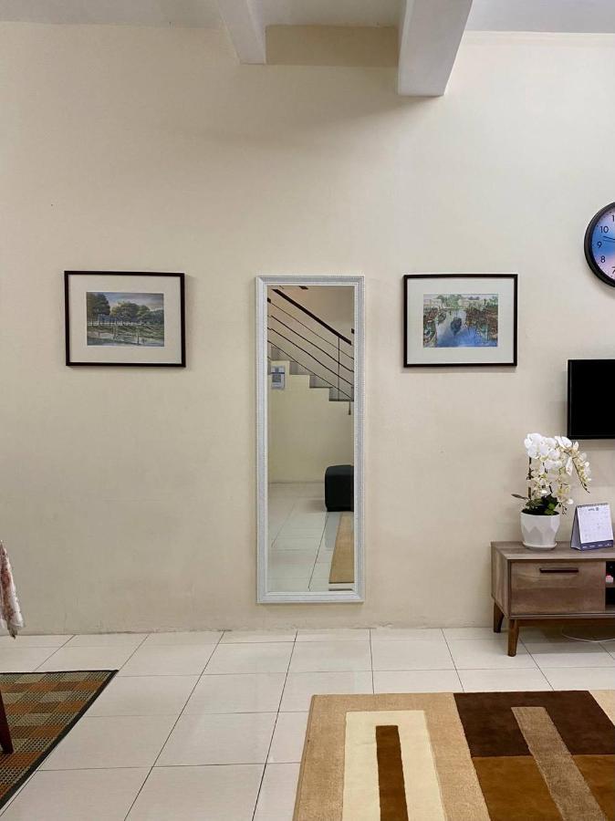 Spacious Cozy Lakeville Homestay 4 Bedrooms All With Aircond Seri Iskandar Buitenkant foto
