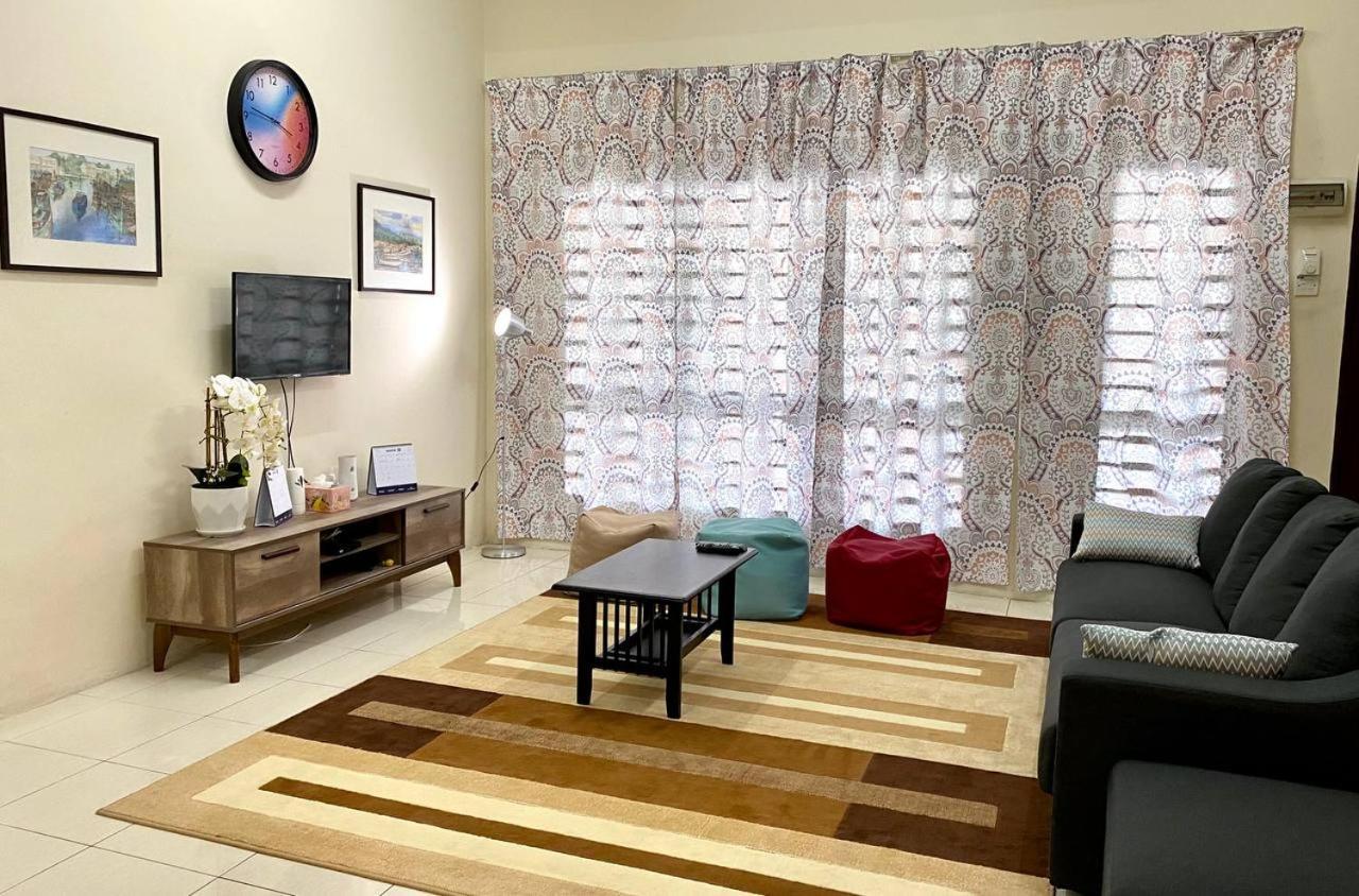 Spacious Cozy Lakeville Homestay 4 Bedrooms All With Aircond Seri Iskandar Buitenkant foto