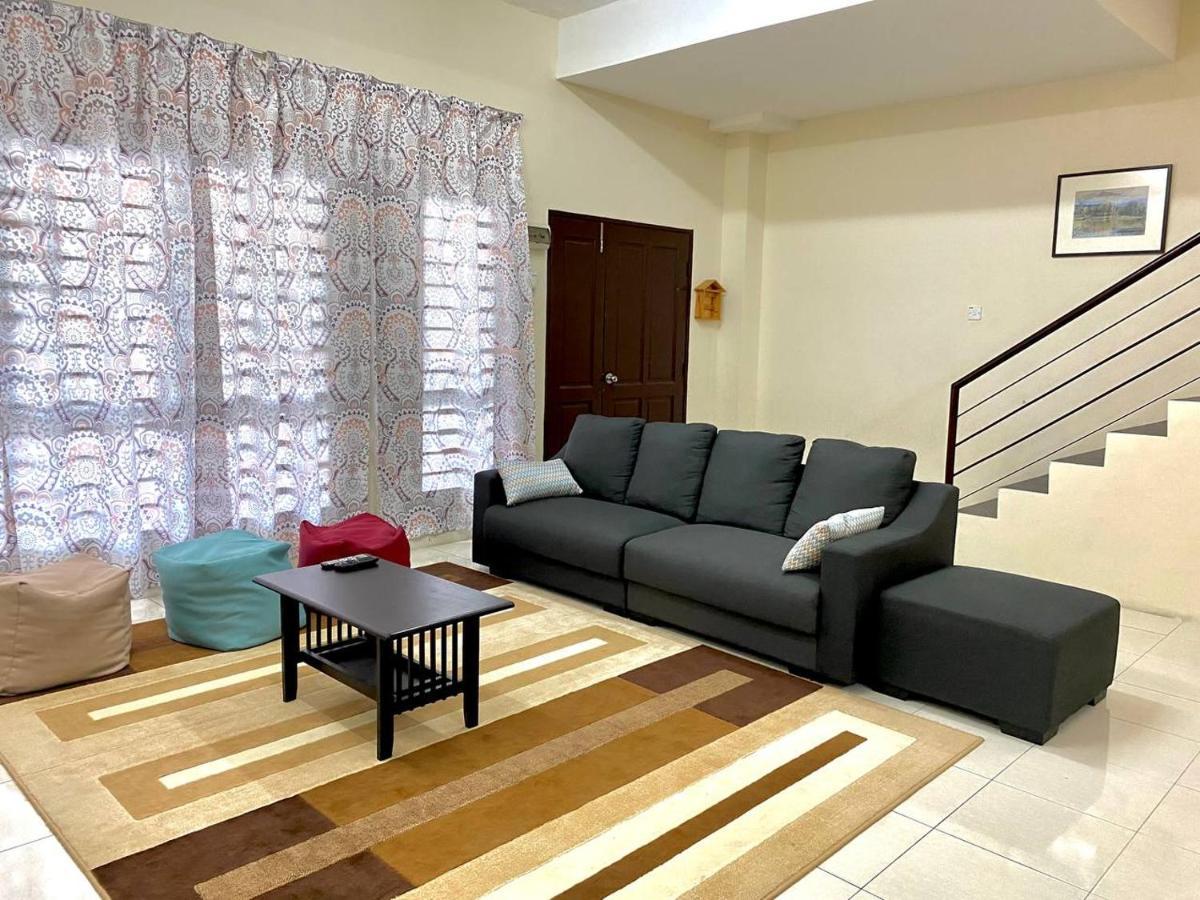 Spacious Cozy Lakeville Homestay 4 Bedrooms All With Aircond Seri Iskandar Buitenkant foto